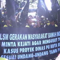 Ratusan dari GMBI Desak Penuntasan Korupsi di Jabar